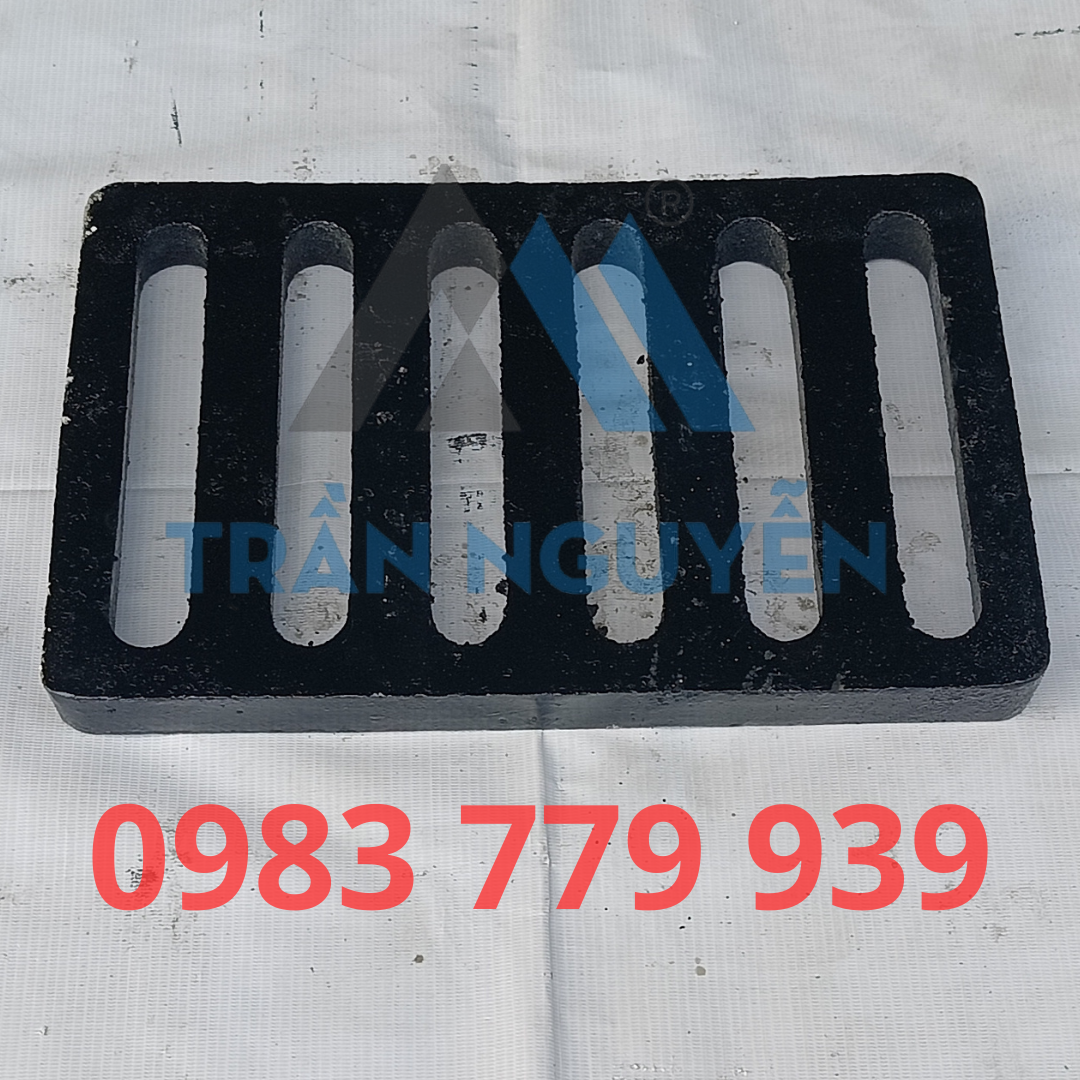 Hình ảnh thực tế tấm gang thoát nước 370x250mm