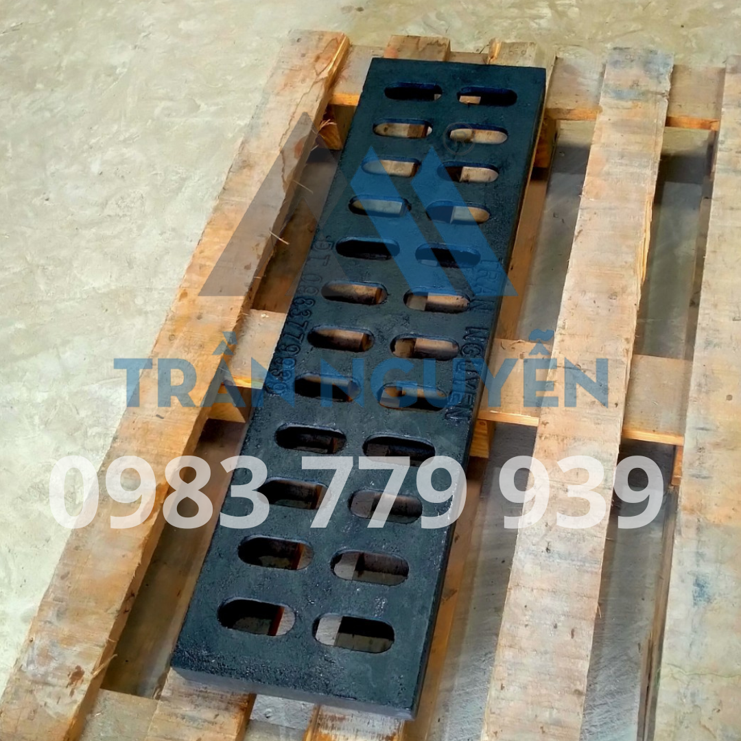 Hình ảnh thực tế tấm gang thoát nước 880x250mm