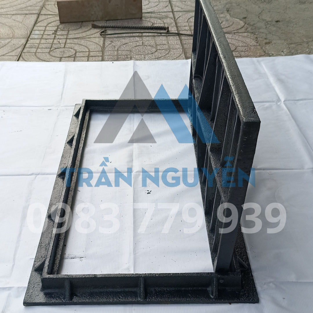 Hình ảnh thực tế tấm gang thoát nước 960x530mm