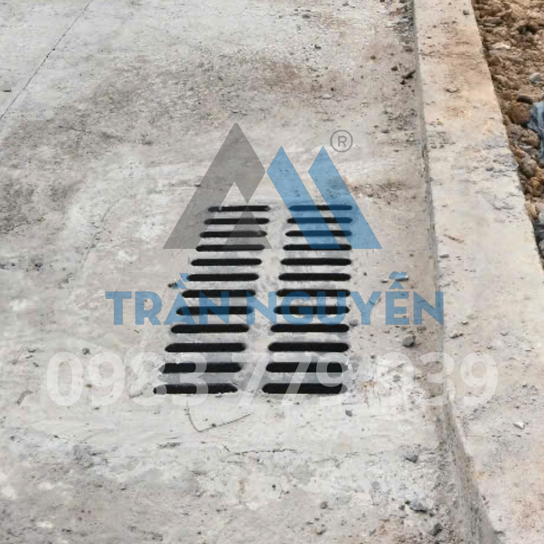 Hình ảnh tấm gang thoát nước 960x530mm lắp đặt thực tế