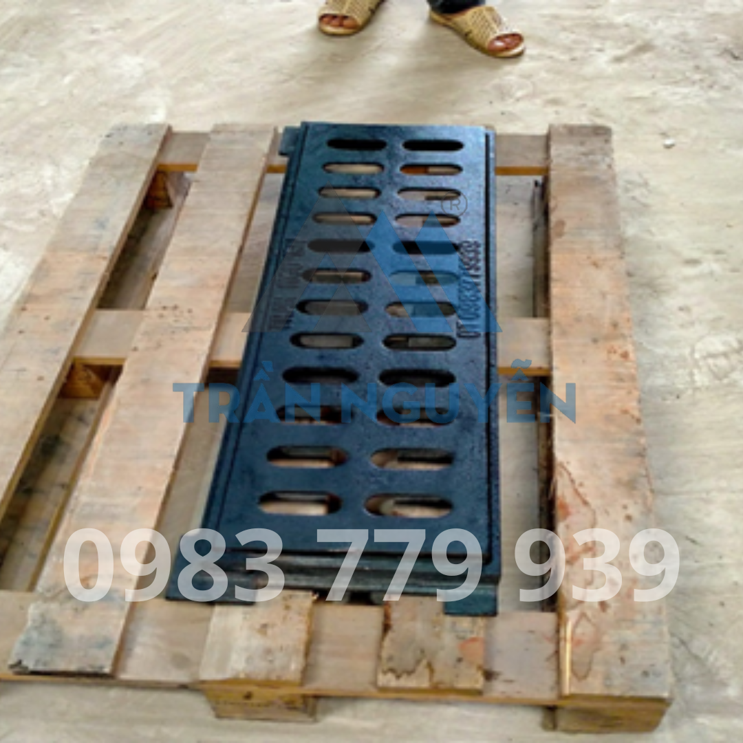Hình ảnh thực tế tấm gang thoát nước 984x307mm